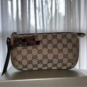 Gucci Beige/Brown GG Canvas Wristlet with Green/Red Bow